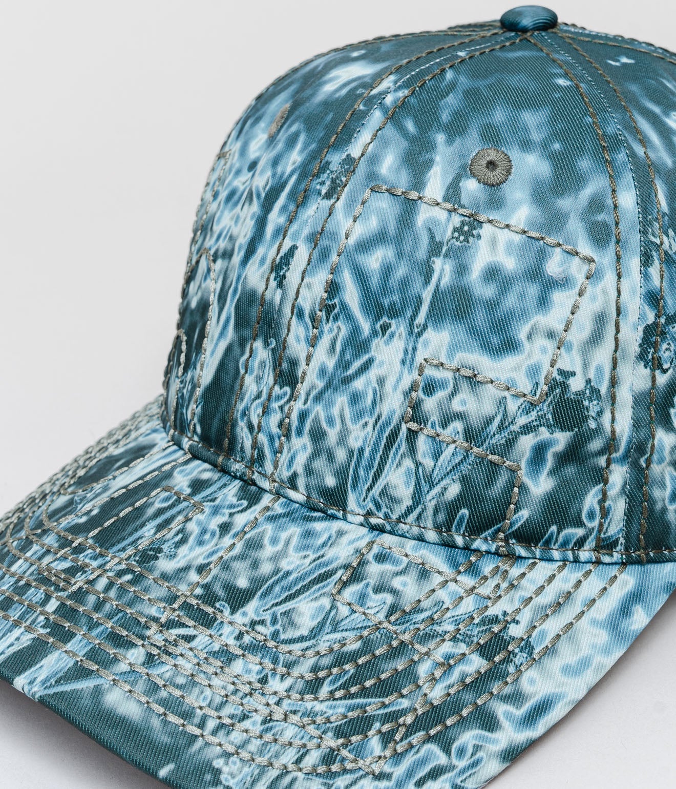 b.Eautiful "Vapor 6 Panel Hat" Field Camo - WEAREALLANIMALS