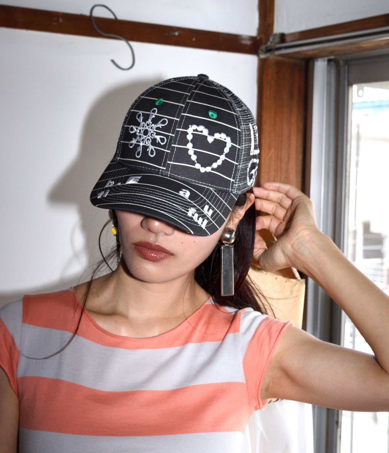 b.Eautiful x LEO GON’DO "Biyu Hat" Black Stripe / White - WEAREALLANIMALS