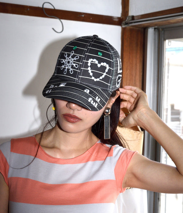 b.Eautiful x LEO GON’DO "Biyu Hat" Black Stripe / White - WEAREALLANIMALS