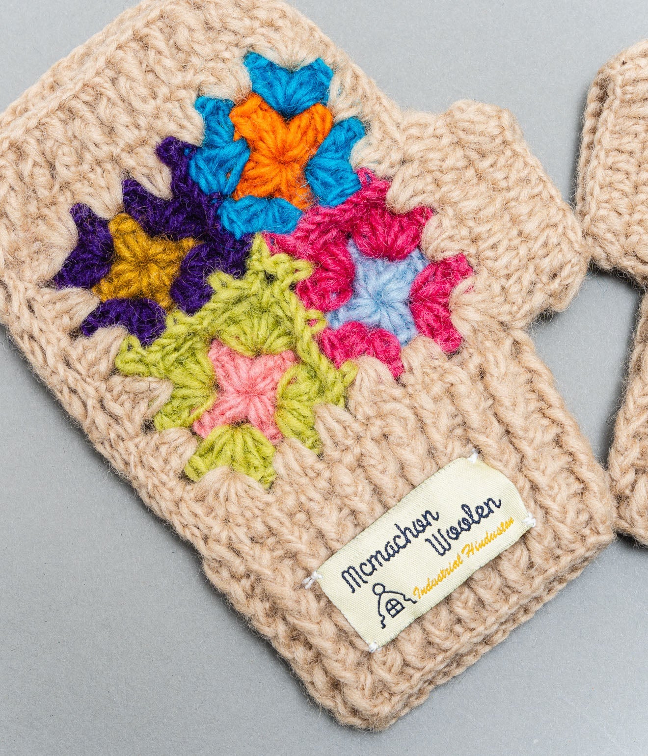 MacMahon Knitting Mills "Hand Warmer - 4Flowers Crochet" Natural - WEAREALLANIMALS