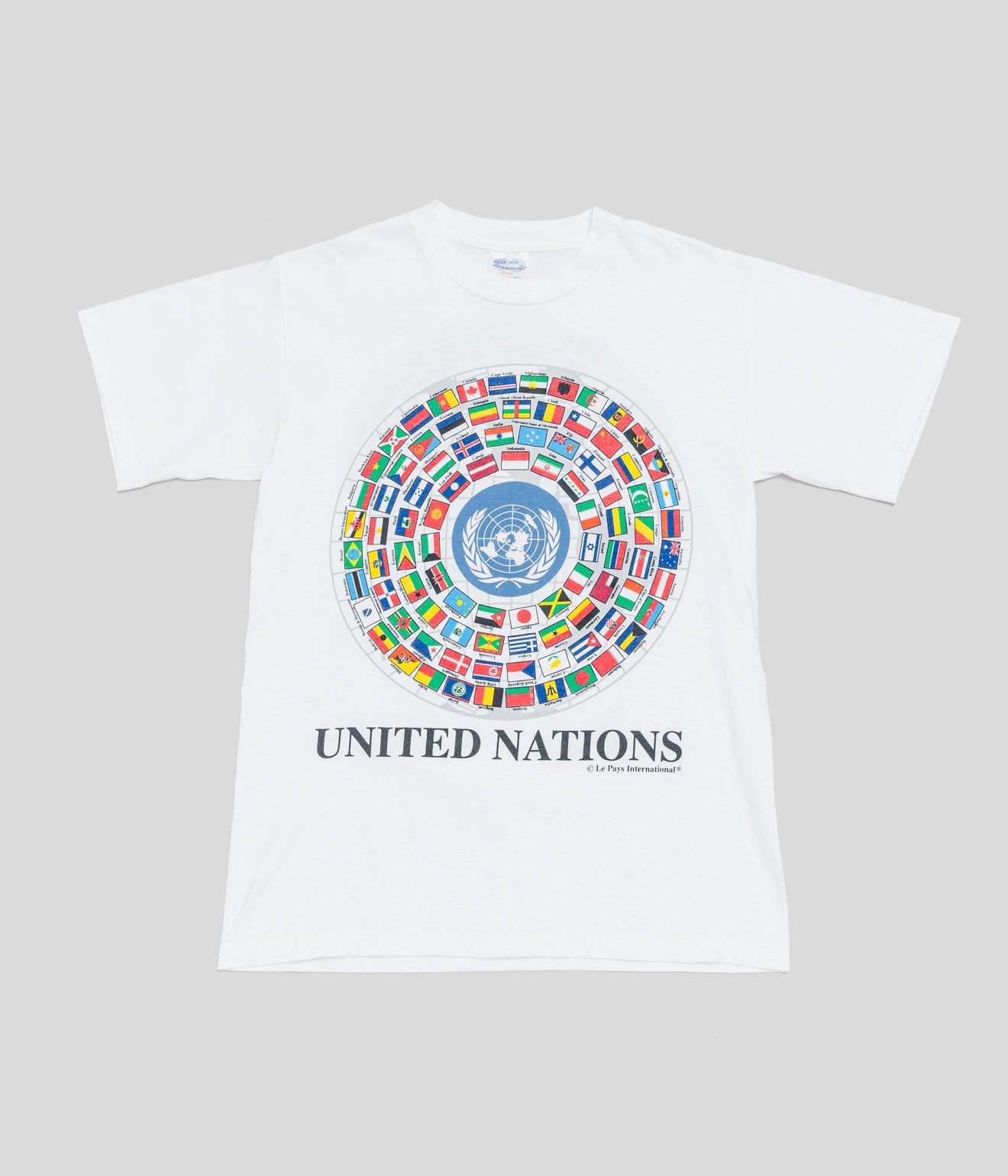 90’S LE PAYS INTERNATIONAL PRINTED T-SHIRT MADE IN USA - WEAREALLANIMALS