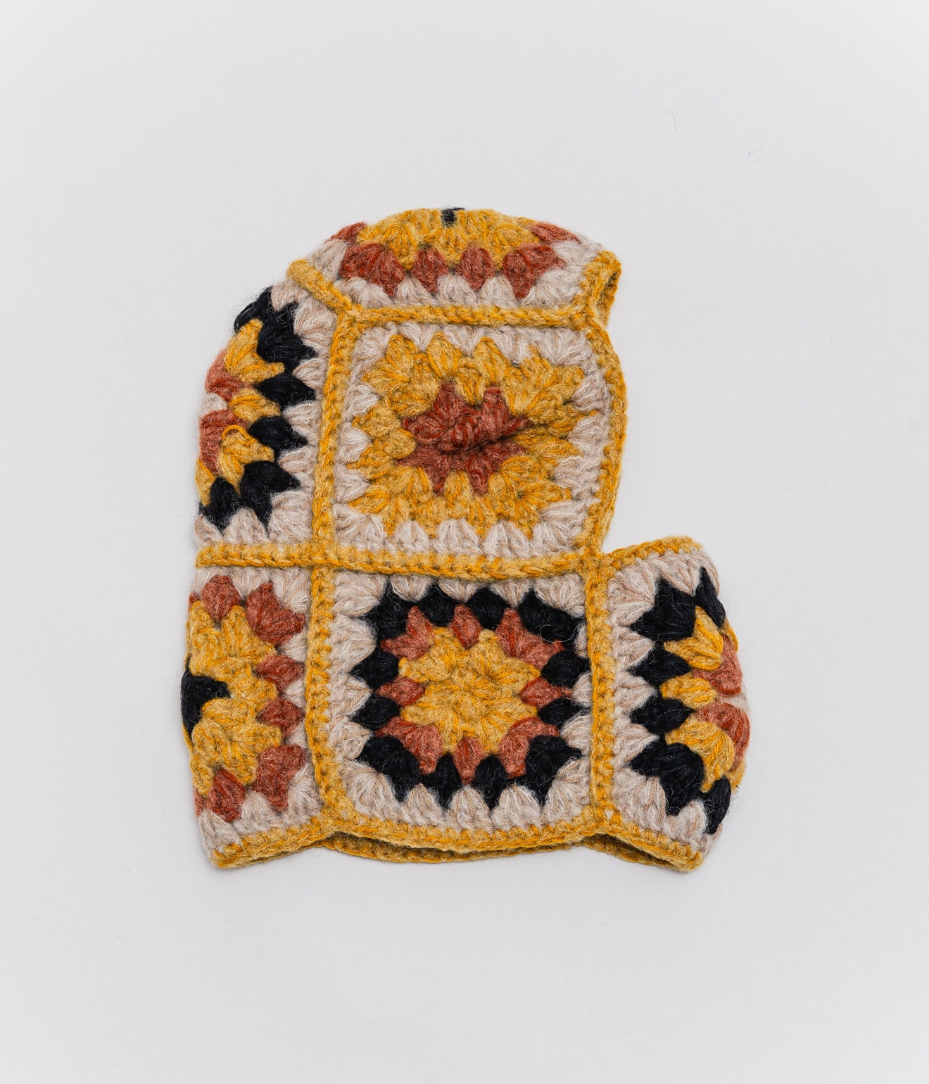 MacMahon Knitting Mills "Balaclava-Crochet" Beige - WEAREALLANIMALS