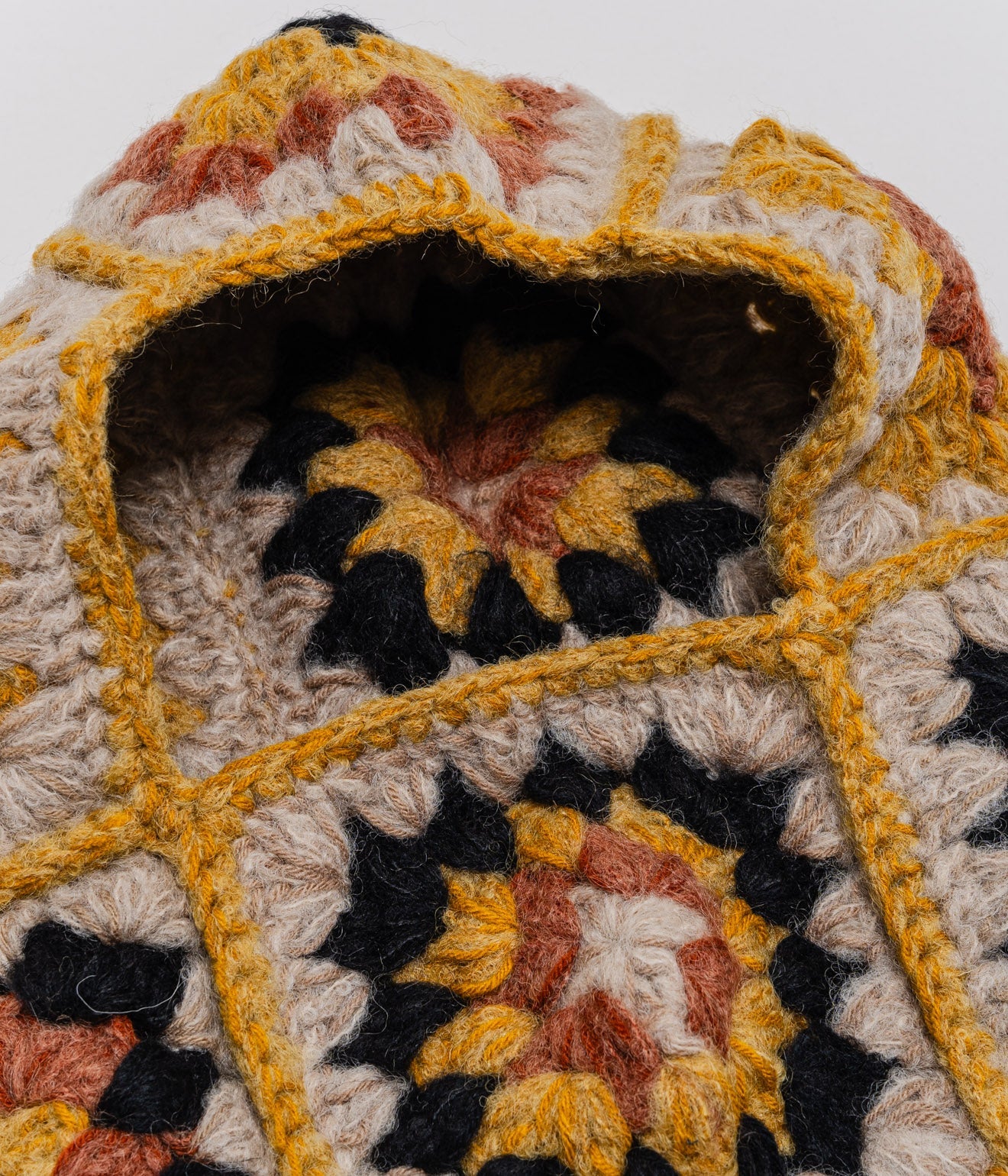 MacMahon Knitting Mills "Balaclava-Crochet" Beige - WEAREALLANIMALS