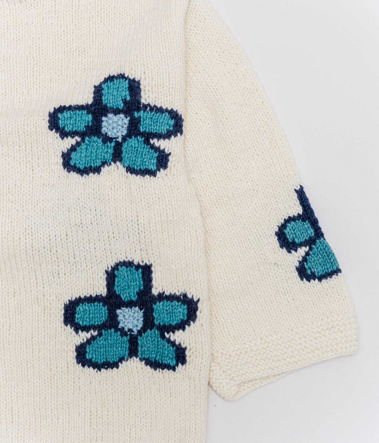 MacMahon Knitting Mills "Roll Neck Knit-Sparse Flower" White - WEAREALLANIMALS