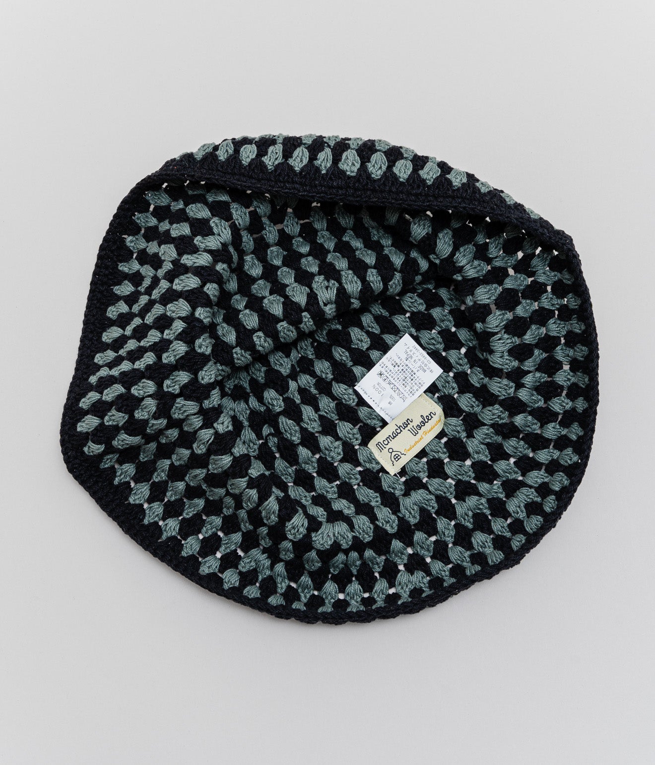 MacMahon Knitting Mills+niche. "Deeper Hat - Combi" Black - WEAREALLANIMALS