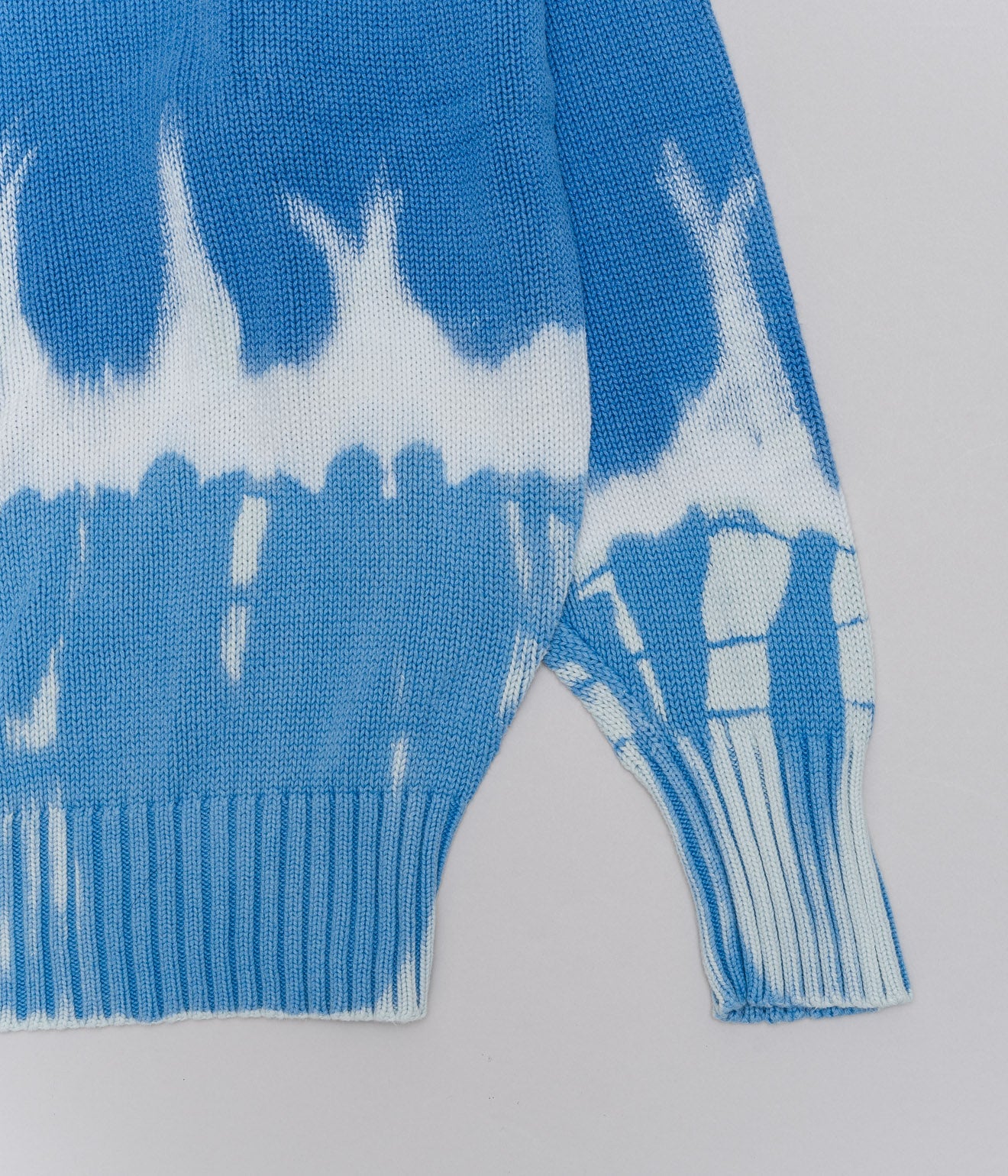 r "Tie-dye cotton sweater fire pattern" Blue - WEAREALLANIMALS